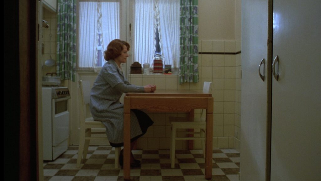 Delphine Seyrig in Jeanne Dielman